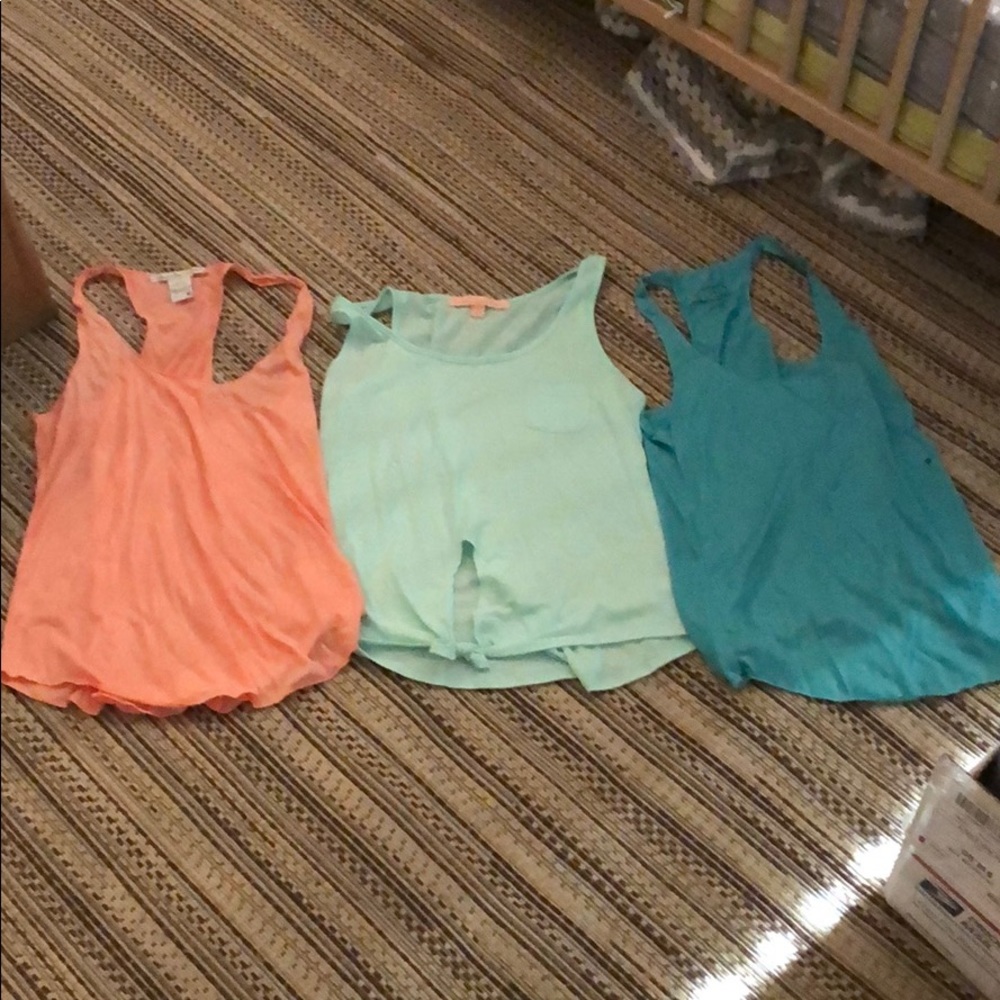 Summer shirts 👚! Bundle of 3 muscle tees!